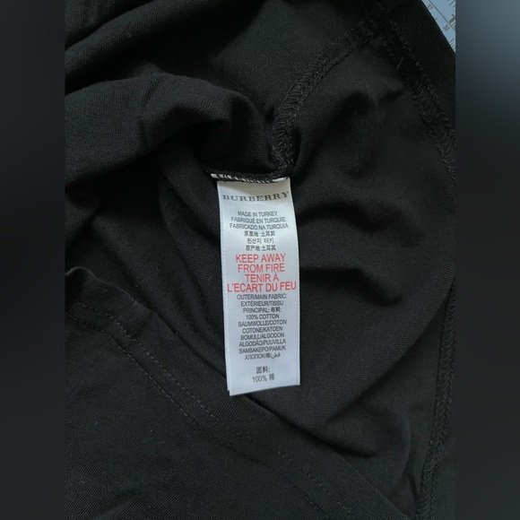 Burberry Black Long Sleeve T Shirt with Plaid Shoulder Patch (Unisex) Size 8Y - Picture 7 of 7